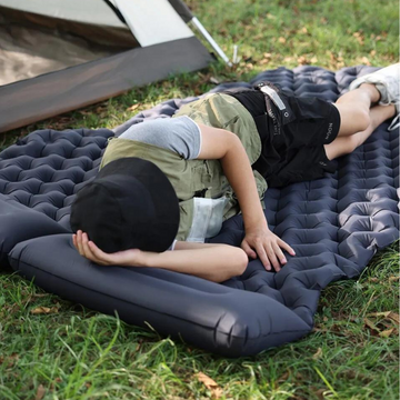Matelas de Camping Gonflable 2 Personnes avec Pompe Intégrée – Imperméable, 195x130x5 cm, Compact et Léger