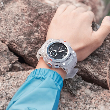 Montre de randonnée étanche 50 mètres avec altimètre et boussole – Légère et performante